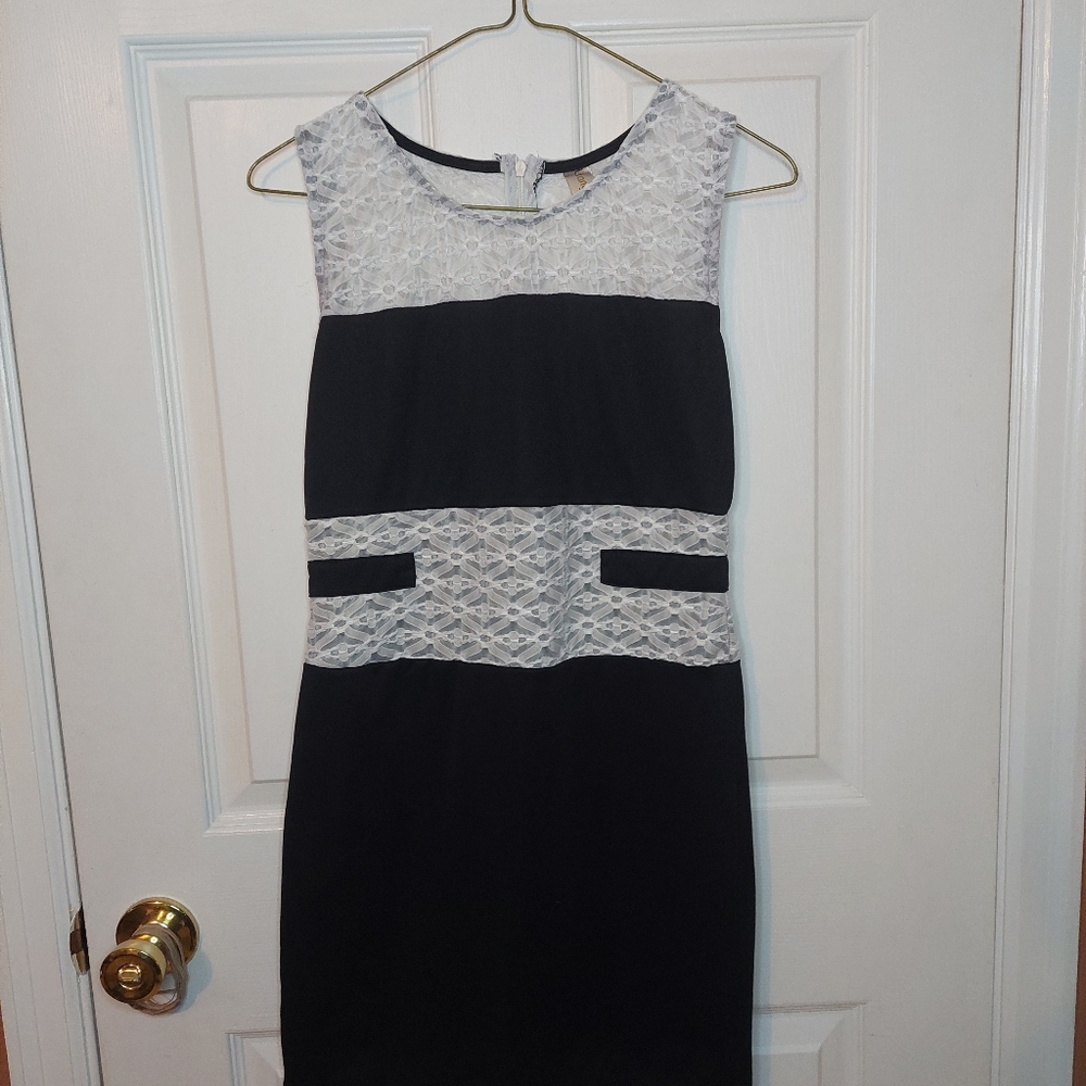 Liangta Black White Lace Sleeveless Shift Dress Sheer Business Casual Midi Sz S